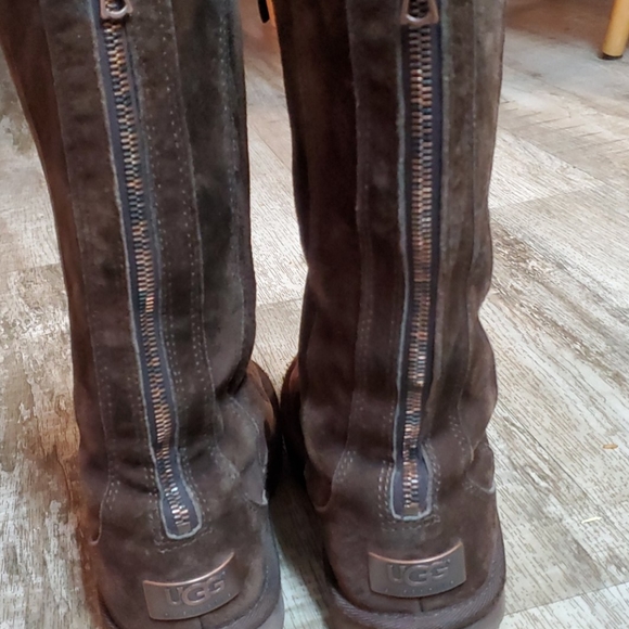 UGG Australia calf boots - Picture 2 of 6